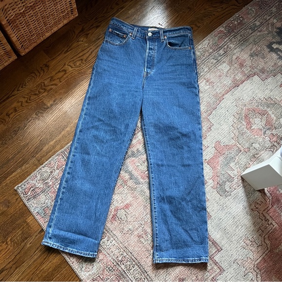 Levi’s Ribcage Ankle Jeans in Jazz Pop wash - Picture 8 of 8